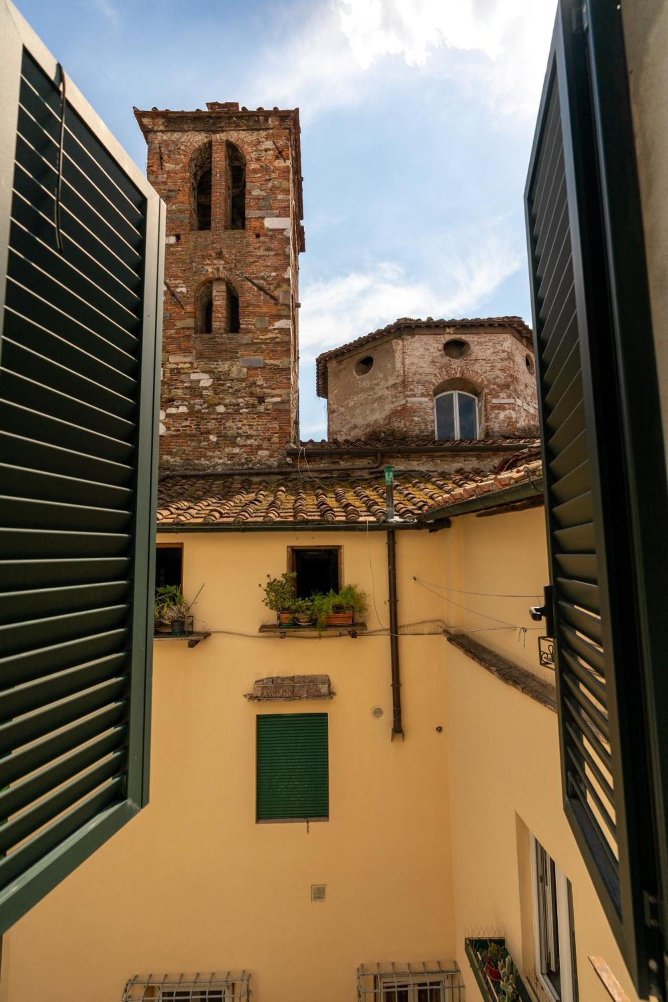 Apartamento Historic Apt In The Center Of Lucca With Balcony Exterior foto